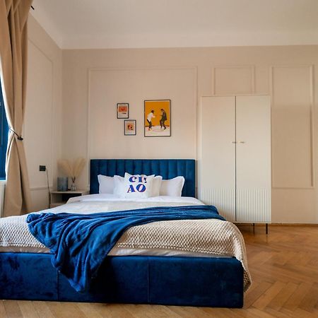 Decebal Central Studio - Elegant And Cozy Stay Arad Bagian luar foto
