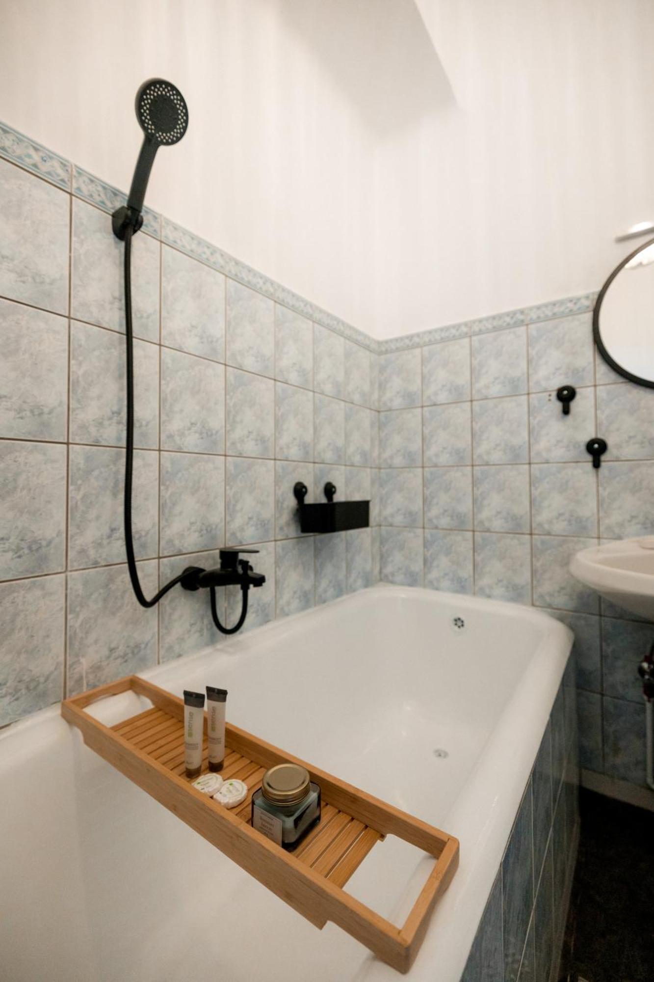 Decebal Central Studio - Elegant And Cozy Stay Arad Bagian luar foto